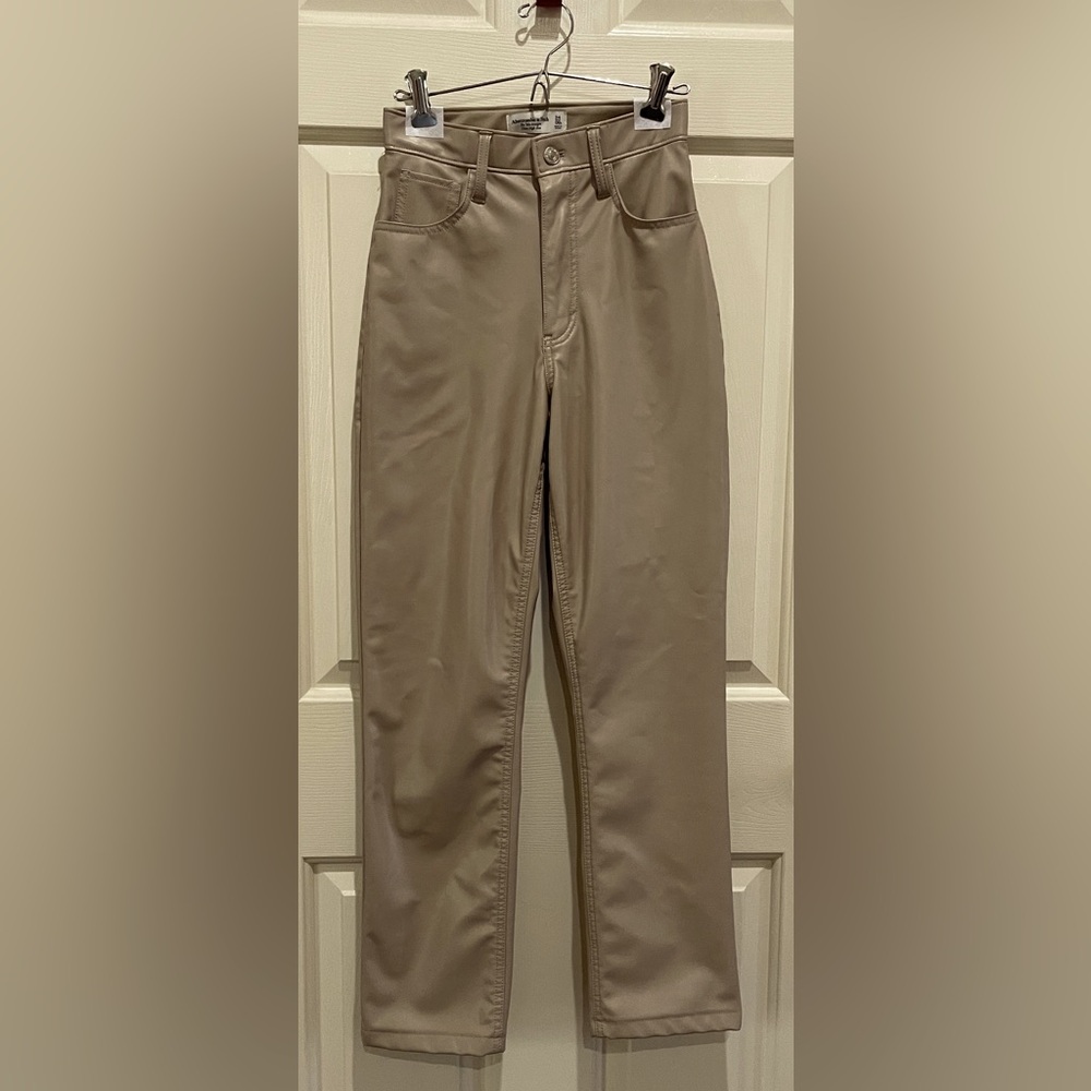 Abercrombie & Fitch Curve Love Vegan leather 90’s Straight Pant